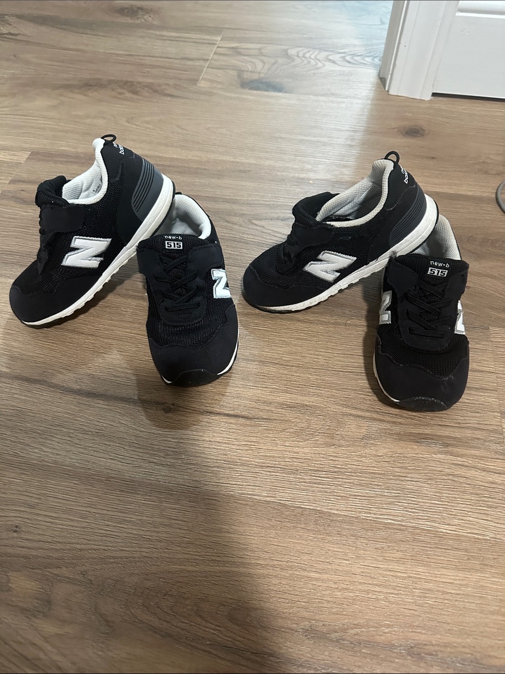 Bundle New Balance Toddler Black & White Sneakers 515